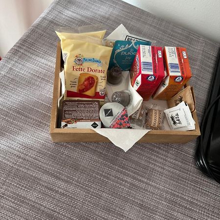 29 Cav Apartments Bollate Bagian luar foto