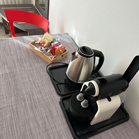29 Cav Apartments Bollate Bagian luar foto