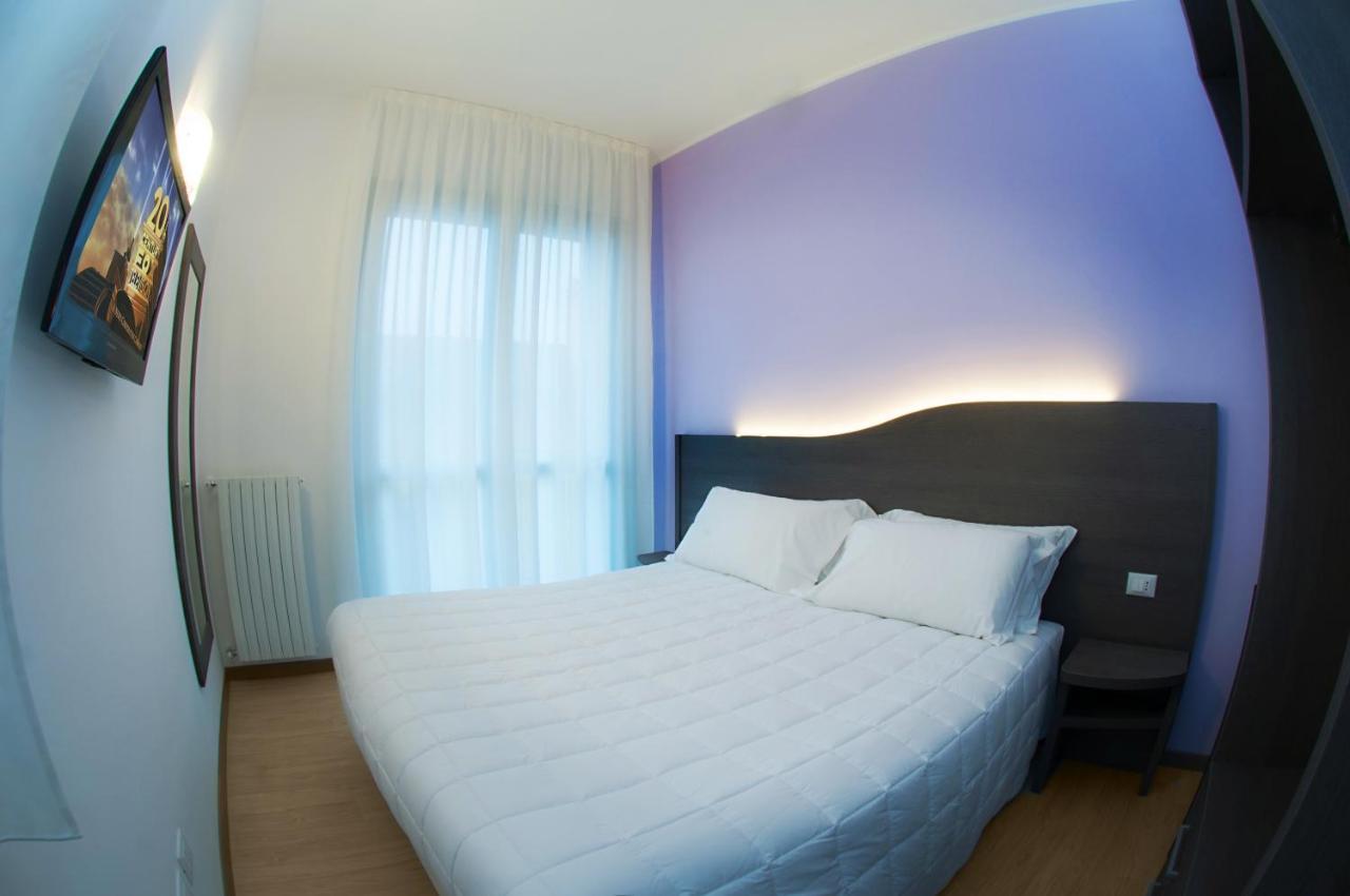29 Cav Apartments Bollate Bagian luar foto